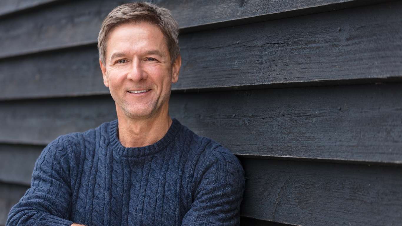 How to Look 10 (or Even 20) Years Younger at 40 | The Best Hair Implant Clinic in Brisbane